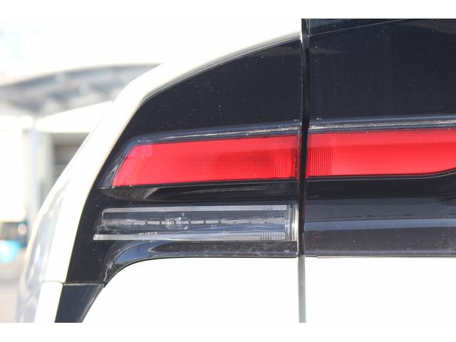 プリウス Ｇ　純正ナビ　フルセグ　バックカメラ　ブラインドスポットモニター　衝突軽減ブレーキ　アダプティブクルーズコントロール　純正１９インチアルミホイール　ＡＣ１００Ｖ電源　ビルドインＥＴＣ２．０　ＬＥＤライト（16枚目）