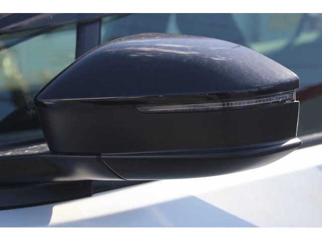 プリウス Ｇ　純正ナビ　フルセグ　バックカメラ　ブラインドスポットモニター　衝突軽減ブレーキ　アダプティブクルーズコントロール　純正１９インチアルミホイール　ＡＣ１００Ｖ電源　ビルドインＥＴＣ２．０　ＬＥＤライト（17枚目）