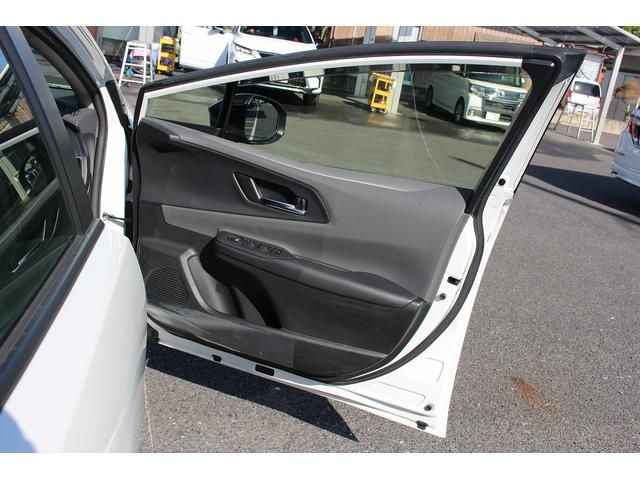 プリウス Ｇ　純正ナビ　フルセグ　バックカメラ　ブラインドスポットモニター　衝突軽減ブレーキ　アダプティブクルーズコントロール　純正１９インチアルミホイール　ＡＣ１００Ｖ電源　ビルドインＥＴＣ２．０　ＬＥＤライト（23枚目）