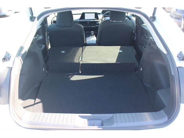 プリウス Ｇ　純正ナビ　フルセグ　バックカメラ　ブラインドスポットモニター　衝突軽減ブレーキ　アダプティブクルーズコントロール　純正１９インチアルミホイール　ＡＣ１００Ｖ電源　ビルドインＥＴＣ２．０　ＬＥＤライト（29枚目）