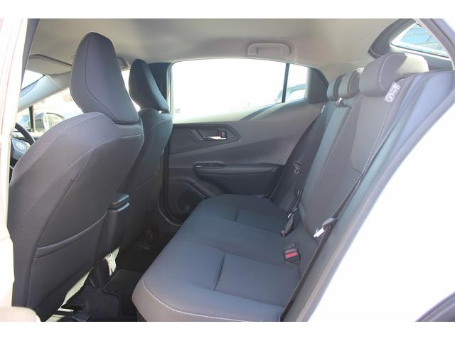 プリウス Ｇ　純正ナビ　フルセグ　バックカメラ　ブラインドスポットモニター　衝突軽減ブレーキ　アダプティブクルーズコントロール　純正１９インチアルミホイール　ＡＣ１００Ｖ電源　ビルドインＥＴＣ２．０　ＬＥＤライト（35枚目）