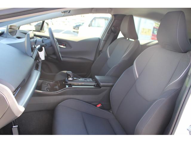 プリウス Ｇ　純正ナビ　フルセグ　バックカメラ　ブラインドスポットモニター　衝突軽減ブレーキ　アダプティブクルーズコントロール　純正１９インチアルミホイール　ＡＣ１００Ｖ電源　ビルドインＥＴＣ２．０　ＬＥＤライト（38枚目）