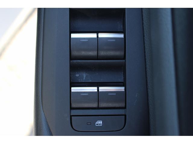 プリウス Ｇ　純正ナビ　フルセグ　バックカメラ　ブラインドスポットモニター　衝突軽減ブレーキ　アダプティブクルーズコントロール　純正１９インチアルミホイール　ＡＣ１００Ｖ電源　ビルドインＥＴＣ２．０　ＬＥＤライト（52枚目）