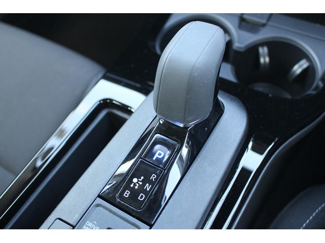 プリウス Ｇ　純正ナビ　フルセグ　バックカメラ　ブラインドスポットモニター　衝突軽減ブレーキ　アダプティブクルーズコントロール　純正１９インチアルミホイール　ＡＣ１００Ｖ電源　ビルドインＥＴＣ２．０　ＬＥＤライト（63枚目）