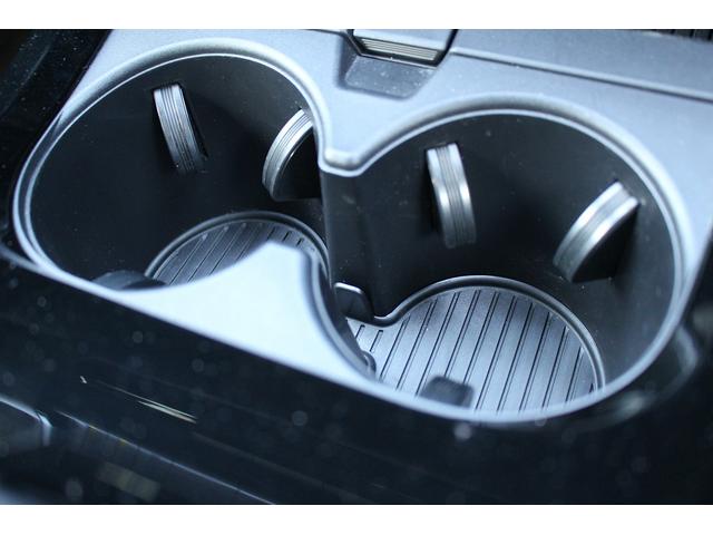 プリウス Ｇ　純正ナビ　フルセグ　バックカメラ　ブラインドスポットモニター　衝突軽減ブレーキ　アダプティブクルーズコントロール　純正１９インチアルミホイール　ＡＣ１００Ｖ電源　ビルドインＥＴＣ２．０　ＬＥＤライト（65枚目）