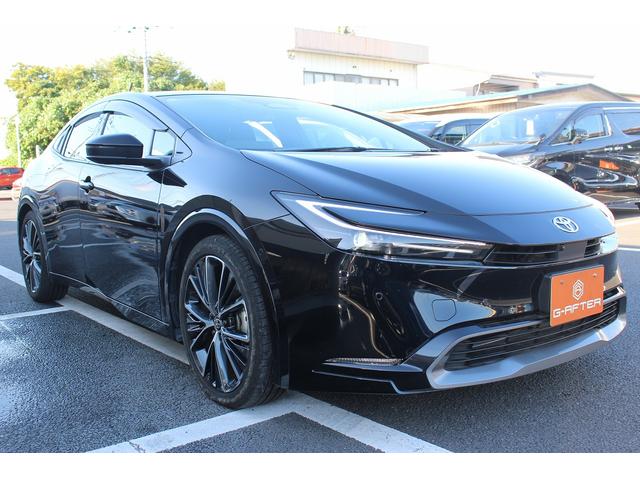 プリウス Ｚ　パノラマルーフ　純正ディスプレイ　フルセグ　バックカメラ　ブラインドスポットモニター　衝突軽減ブレーキ　シートエアコン　シートヒーター　ステアリングヒーター　アダプティブクルーズコントロール　ＬＥＤ（4枚目）