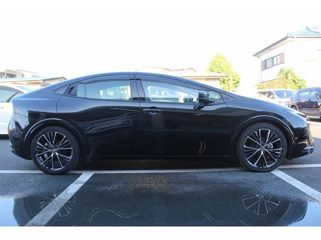 プリウス Ｚ　パノラマルーフ　純正ディスプレイ　フルセグ　バックカメラ　ブラインドスポットモニター　衝突軽減ブレーキ　シートエアコン　シートヒーター　ステアリングヒーター　アダプティブクルーズコントロール　ＬＥＤ（5枚目）