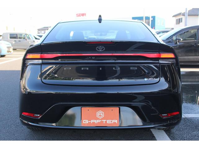 プリウス Ｚ　パノラマルーフ　純正ディスプレイ　フルセグ　バックカメラ　ブラインドスポットモニター　衝突軽減ブレーキ　シートエアコン　シートヒーター　ステアリングヒーター　アダプティブクルーズコントロール　ＬＥＤ（7枚目）