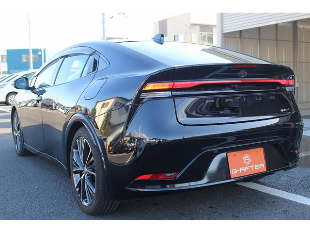 プリウス Ｚ　パノラマルーフ　純正ディスプレイ　フルセグ　バックカメラ　ブラインドスポットモニター　衝突軽減ブレーキ　シートエアコン　シートヒーター　ステアリングヒーター　アダプティブクルーズコントロール　ＬＥＤ（8枚目）