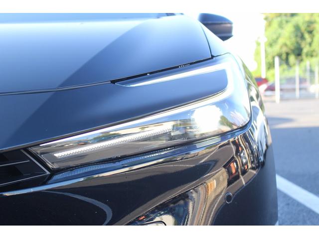 プリウス Ｚ　パノラマルーフ　純正ディスプレイ　フルセグ　バックカメラ　ブラインドスポットモニター　衝突軽減ブレーキ　シートエアコン　シートヒーター　ステアリングヒーター　アダプティブクルーズコントロール　ＬＥＤ（11枚目）