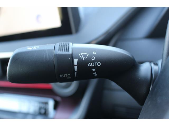 プリウス Ｚ　パノラマルーフ　純正ディスプレイ　フルセグ　バックカメラ　ブラインドスポットモニター　衝突軽減ブレーキ　シートエアコン　シートヒーター　ステアリングヒーター　アダプティブクルーズコントロール　ＬＥＤ（44枚目）