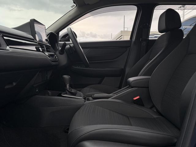 ＷＲ－Ｖ Ｚ　ブラックスタイル　Ｒ７登録／純正９型ナビ／地デジ／Ｂカメラ／衝突軽減／レーダークルーズコントロール／ＥＴＣ／ＬＥＤ／シートヒーター／ステアリングヒーター／スマートキー／プッシュスタート／（44枚目）