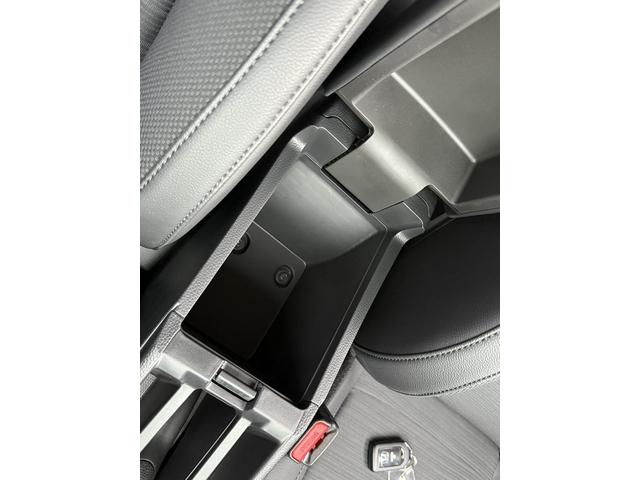 ＷＲ－Ｖ Ｚ　ブラックスタイル　Ｒ７登録／純正９型ナビ／地デジ／Ｂカメラ／衝突軽減／レーダークルーズコントロール／ＥＴＣ／ＬＥＤ／シートヒーター／ステアリングヒーター／スマートキー／プッシュスタート／（67枚目）