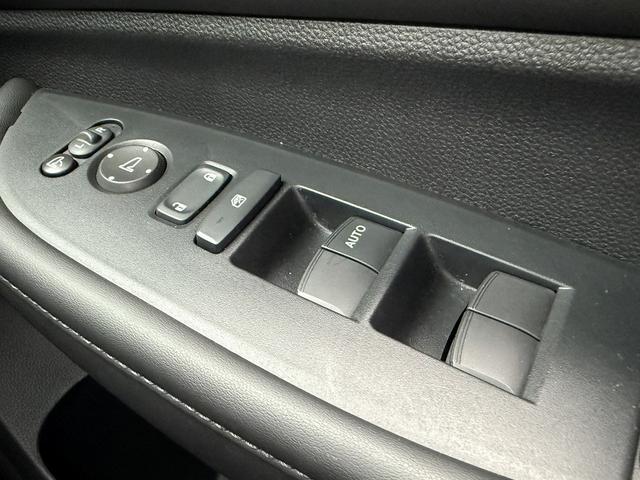 ＷＲ－Ｖ Ｚ　ブラックスタイル　Ｒ７登録／純正９型ナビ／地デジ／Ｂカメラ／衝突軽減／レーダークルーズコントロール／ＥＴＣ／ＬＥＤ／シートヒーター／ステアリングヒーター／スマートキー／プッシュスタート／（69枚目）