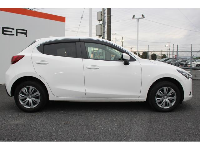 デミオ １５Ｓ　純正ナビ　バックカメラ　衝突被害軽減ブレーキ　障害物センサー　プッシュスタート　スマートキー　ＭＴモード付ＡＴ　禁煙車　電動格納ミラー　オートエアコン　ＬＥＤヘッドライト（9枚目）