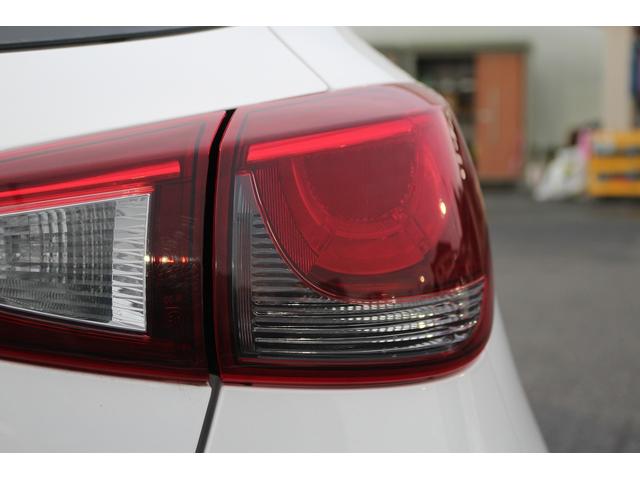 デミオ １５Ｓ　純正ナビ　バックカメラ　衝突被害軽減ブレーキ　障害物センサー　プッシュスタート　スマートキー　ＭＴモード付ＡＴ　禁煙車　電動格納ミラー　オートエアコン　ＬＥＤヘッドライト（13枚目）