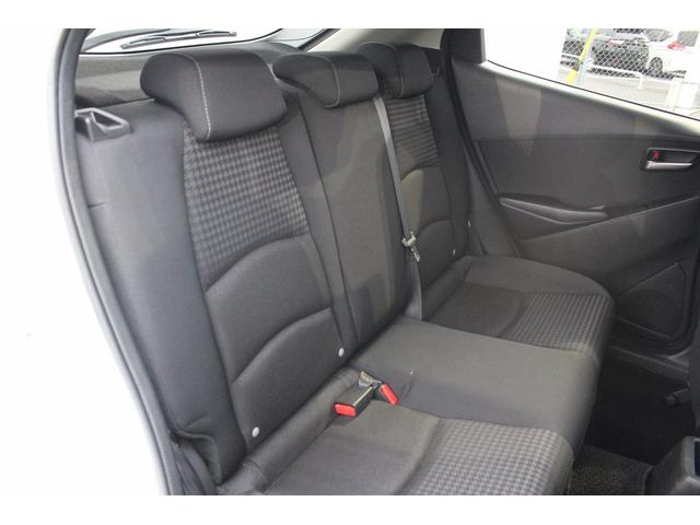 デミオ １５Ｓ　純正ナビ　バックカメラ　衝突被害軽減ブレーキ　障害物センサー　プッシュスタート　スマートキー　ＭＴモード付ＡＴ　禁煙車　電動格納ミラー　オートエアコン　ＬＥＤヘッドライト（15枚目）