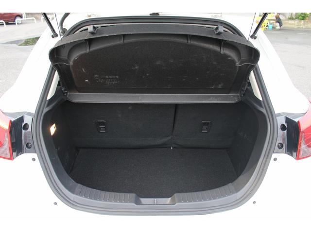 デミオ １５Ｓ　純正ナビ　バックカメラ　衝突被害軽減ブレーキ　障害物センサー　プッシュスタート　スマートキー　ＭＴモード付ＡＴ　禁煙車　電動格納ミラー　オートエアコン　ＬＥＤヘッドライト（16枚目）