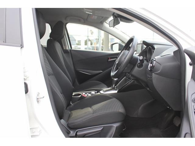 デミオ １５Ｓ　純正ナビ　バックカメラ　衝突被害軽減ブレーキ　障害物センサー　プッシュスタート　スマートキー　ＭＴモード付ＡＴ　禁煙車　電動格納ミラー　オートエアコン　ＬＥＤヘッドライト（37枚目）