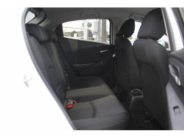 デミオ １５Ｓ　純正ナビ　バックカメラ　衝突被害軽減ブレーキ　障害物センサー　プッシュスタート　スマートキー　ＭＴモード付ＡＴ　禁煙車　電動格納ミラー　オートエアコン　ＬＥＤヘッドライト（38枚目）