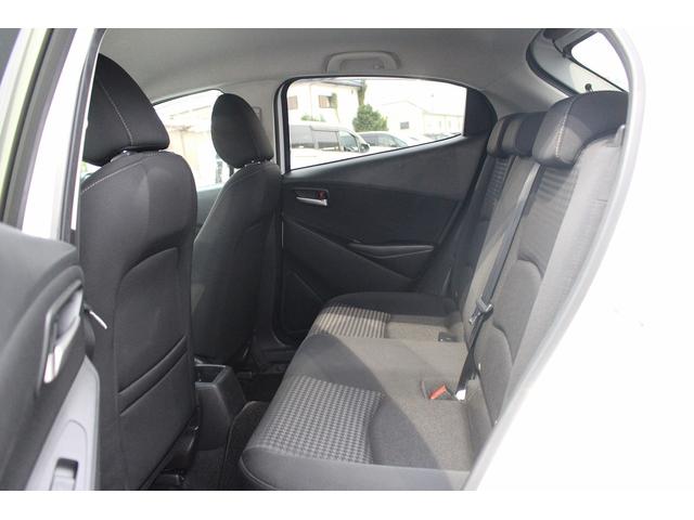 デミオ １５Ｓ　純正ナビ　バックカメラ　衝突被害軽減ブレーキ　障害物センサー　プッシュスタート　スマートキー　ＭＴモード付ＡＴ　禁煙車　電動格納ミラー　オートエアコン　ＬＥＤヘッドライト（39枚目）