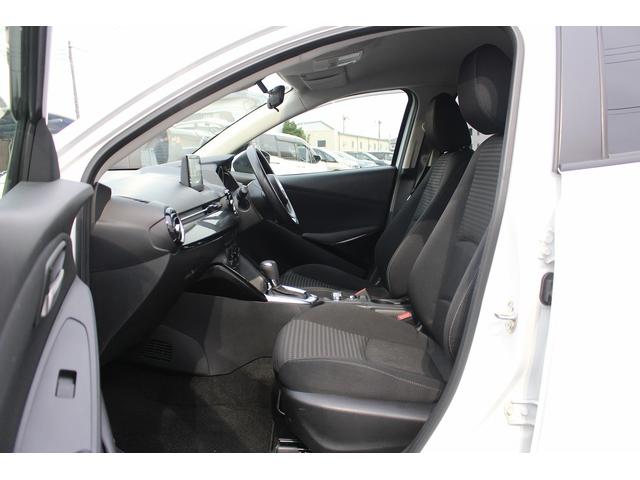 デミオ １５Ｓ　純正ナビ　バックカメラ　衝突被害軽減ブレーキ　障害物センサー　プッシュスタート　スマートキー　ＭＴモード付ＡＴ　禁煙車　電動格納ミラー　オートエアコン　ＬＥＤヘッドライト（41枚目）