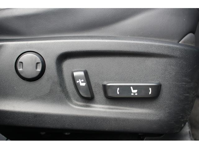 ＲＸ ＲＸ２００ｔ　Ｆスポーツ　純正ナビ／地デジ／バックカメラ／衝突軽減ブレーキ／ＬＥＤヘッドライト／レーダークルーズコントロール／Ｐバックドア／革シート／シートヒーター／純正アルミホイール／（5枚目）