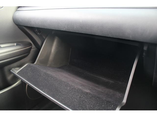 ＲＸ ＲＸ２００ｔ　Ｆスポーツ　純正ナビ／地デジ／バックカメラ／衝突軽減ブレーキ／ＬＥＤヘッドライト／レーダークルーズコントロール／Ｐバックドア／革シート／シートヒーター／純正アルミホイール／（69枚目）