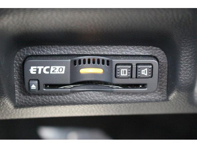 ヴェゼル ｅ：ＨＥＶ　Ｚ　純正ナビ／地デジ／バックカメラ／ホンダセンシング／ハーフレザー／ブラインドスポット／レーダークルーズコントロール／電動リアゲート／ステアリングヒーター／シートヒーター／ＥＴＣ２．０／ＬＥＤヘッドライト（8枚目）