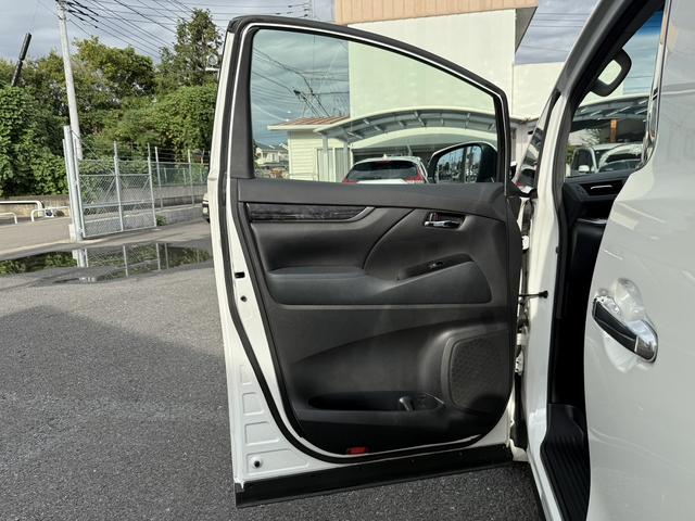 アルファード ２．５Ｓ　レンタＵＰ／サンルーフ／純正ナビ／地デジ／バックカメラ／衝突軽減ブレーキ／レーダークルーズコントロール／ＬＥＤ／ＥＴＣ／ブレーキホールド／両側電動スライドドア／車線逸脱防止（29枚目）
