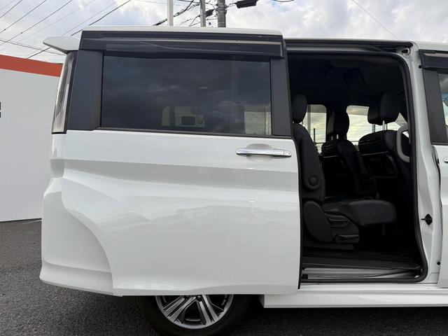 ステップワゴンスパーダ スパーダハイブリッド　Ｇ・ＥＸ　ホンダセンシング　ワンオーナー／１０型純正ナビ／地デジ／バックカメラ／後席モニター／両側電動／衝突軽減／ＥＴＣ２．０／レーダークルーズ／プッシュスタート／スマートキー／ＬＥＤ／（24枚目）