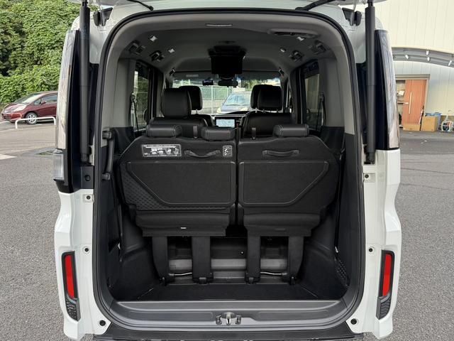 ステップワゴンスパーダ スパーダハイブリッド　Ｇ・ＥＸ　ホンダセンシング　ワンオーナー／１０型純正ナビ／地デジ／バックカメラ／後席モニター／両側電動／衝突軽減／ＥＴＣ２．０／レーダークルーズ／プッシュスタート／スマートキー／ＬＥＤ／（26枚目）