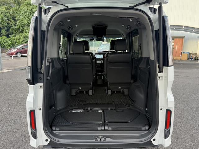 ステップワゴンスパーダ スパーダハイブリッド　Ｇ・ＥＸ　ホンダセンシング　ワンオーナー／１０型純正ナビ／地デジ／バックカメラ／後席モニター／両側電動／衝突軽減／ＥＴＣ２．０／レーダークルーズ／プッシュスタート／スマートキー／ＬＥＤ／（27枚目）