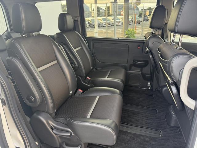 ステップワゴンスパーダ スパーダハイブリッド　Ｇ・ＥＸ　ホンダセンシング　ワンオーナー／１０型純正ナビ／地デジ／バックカメラ／後席モニター／両側電動／衝突軽減／ＥＴＣ２．０／レーダークルーズ／プッシュスタート／スマートキー／ＬＥＤ／（32枚目）