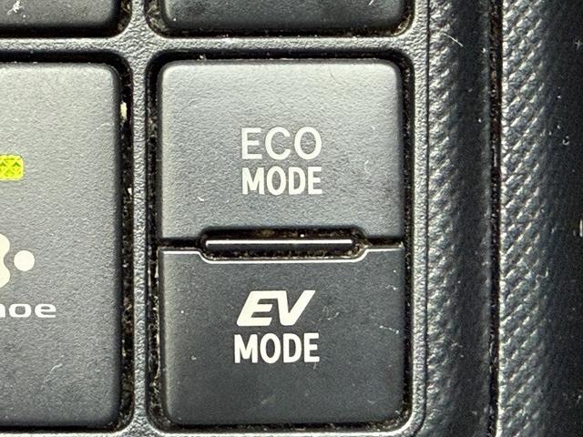 アクア Gブラックソフトレザーセレクション 純正ナビ/地デジ/バックカメラ/シートヒーター/BLUETOOTH接続/スマートキー/ETC/プッシュスタート/衝突軽減ブレーキ/横滑り防止/ステアリングスイッチ/オートハイビーム(18枚目)