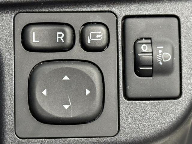 アクア Gブラックソフトレザーセレクション 純正ナビ/地デジ/バックカメラ/シートヒーター/BLUETOOTH接続/スマートキー/ETC/プッシュスタート/衝突軽減ブレーキ/横滑り防止/ステアリングスイッチ/オートハイビーム(63枚目)