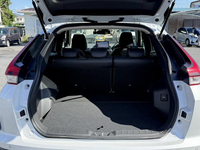 エクリプスクロスＰＨＥＶ Ｇ　アルパインナビ／地上デジタルフルセグＴＶ／バックカメラ／シートヒーター／パワーシート／パワーバックドア／レーダークルーズ／ＬＥＤヘッドライト／ＥＴＣ／衝突軽減／（13枚目）