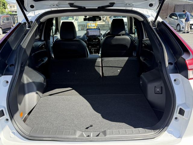 エクリプスクロスＰＨＥＶ Ｇ　アルパインナビ／地上デジタルフルセグＴＶ／バックカメラ／シートヒーター／パワーシート／パワーバックドア／レーダークルーズ／ＬＥＤヘッドライト／ＥＴＣ／衝突軽減／（14枚目）