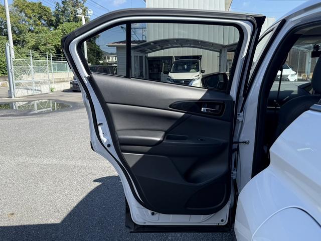 エクリプスクロスＰＨＥＶ Ｇ　アルパインナビ／地上デジタルフルセグＴＶ／バックカメラ／シートヒーター／パワーシート／パワーバックドア／レーダークルーズ／ＬＥＤヘッドライト／ＥＴＣ／衝突軽減／（15枚目）