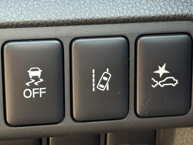 エクリプスクロスＰＨＥＶ Ｇ　アルパインナビ／地上デジタルフルセグＴＶ／バックカメラ／シートヒーター／パワーシート／パワーバックドア／レーダークルーズ／ＬＥＤヘッドライト／ＥＴＣ／衝突軽減／（30枚目）