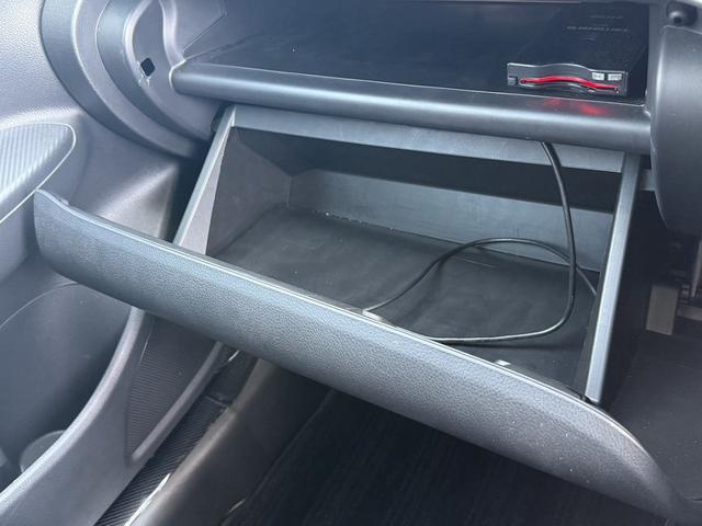 エクリプスクロスＰＨＥＶ Ｇ　アルパインナビ／地上デジタルフルセグＴＶ／バックカメラ／シートヒーター／パワーシート／パワーバックドア／レーダークルーズ／ＬＥＤヘッドライト／ＥＴＣ／衝突軽減／（45枚目）