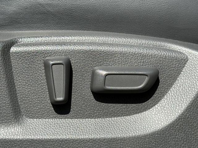 エクリプスクロスＰＨＥＶ Ｇ　アルパインナビ／地上デジタルフルセグＴＶ／バックカメラ／シートヒーター／パワーシート／パワーバックドア／レーダークルーズ／ＬＥＤヘッドライト／ＥＴＣ／衝突軽減／（62枚目）