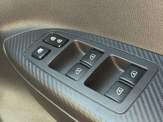 エクリプスクロスＰＨＥＶ Ｇ　アルパインナビ／地上デジタルフルセグＴＶ／バックカメラ／シートヒーター／パワーシート／パワーバックドア／レーダークルーズ／ＬＥＤヘッドライト／ＥＴＣ／衝突軽減／（66枚目）