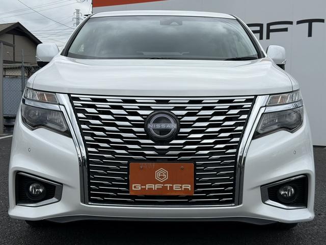 エルグランド ２５０ハイウェイスターＳ　純正ナビ／地デジ／バックカメラ／４ＷＤ／衝突軽減ブレーキ／ＬＥＤヘッドライト／ＥＴＣ／両側電動スライドドア／ハーフレザー／クルーズコントロール／Ｂｌｕｔｏｏｔ接続可能／８人乗り／スマートキー／（8枚目）