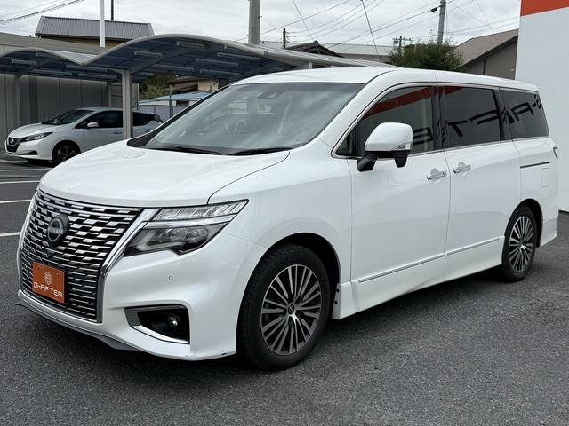 エルグランド ２５０ハイウェイスターＳ　純正ナビ／地デジ／バックカメラ／４ＷＤ／衝突軽減ブレーキ／ＬＥＤヘッドライト／ＥＴＣ／両側電動スライドドア／ハーフレザー／クルーズコントロール／Ｂｌｕｔｏｏｔ接続可能／８人乗り／スマートキー／（14枚目）