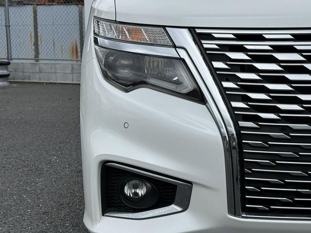 エルグランド ２５０ハイウェイスターＳ　純正ナビ／地デジ／バックカメラ／４ＷＤ／衝突軽減ブレーキ／ＬＥＤヘッドライト／ＥＴＣ／両側電動スライドドア／ハーフレザー／クルーズコントロール／Ｂｌｕｔｏｏｔ接続可能／８人乗り／スマートキー／（15枚目）