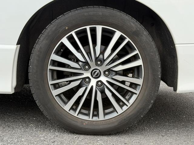 エルグランド ２５０ハイウェイスターＳ　純正ナビ／地デジ／バックカメラ／４ＷＤ／衝突軽減ブレーキ／ＬＥＤヘッドライト／ＥＴＣ／両側電動スライドドア／ハーフレザー／クルーズコントロール／Ｂｌｕｔｏｏｔ接続可能／８人乗り／スマートキー／（25枚目）
