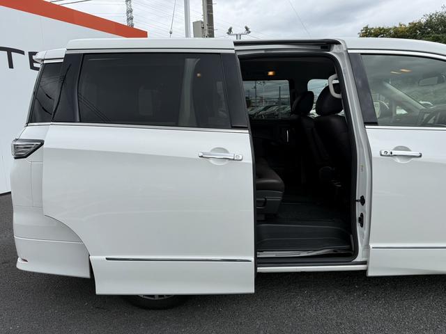 エルグランド ２５０ハイウェイスターＳ　純正ナビ／地デジ／バックカメラ／４ＷＤ／衝突軽減ブレーキ／ＬＥＤヘッドライト／ＥＴＣ／両側電動スライドドア／ハーフレザー／クルーズコントロール／Ｂｌｕｔｏｏｔ接続可能／８人乗り／スマートキー／（29枚目）