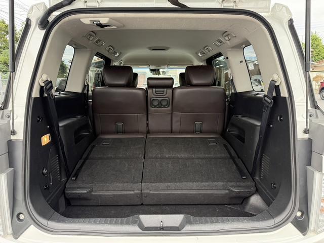 エルグランド ２５０ハイウェイスターＳ　純正ナビ／地デジ／バックカメラ／４ＷＤ／衝突軽減ブレーキ／ＬＥＤヘッドライト／ＥＴＣ／両側電動スライドドア／ハーフレザー／クルーズコントロール／Ｂｌｕｔｏｏｔ接続可能／８人乗り／スマートキー／（32枚目）