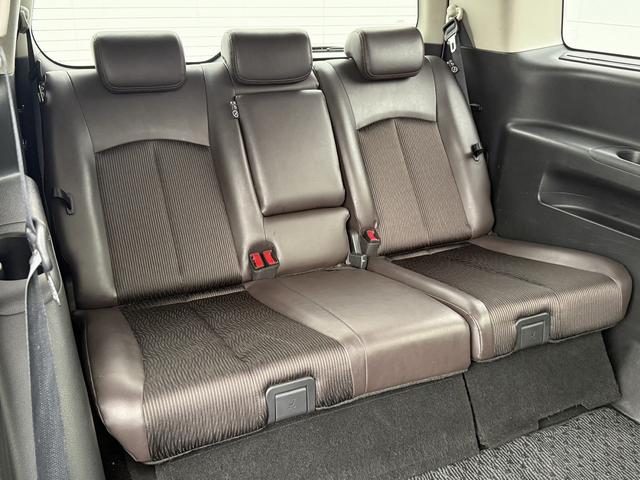 エルグランド ２５０ハイウェイスターＳ　純正ナビ／地デジ／バックカメラ／４ＷＤ／衝突軽減ブレーキ／ＬＥＤヘッドライト／ＥＴＣ／両側電動スライドドア／ハーフレザー／クルーズコントロール／Ｂｌｕｔｏｏｔ接続可能／８人乗り／スマートキー／（40枚目）